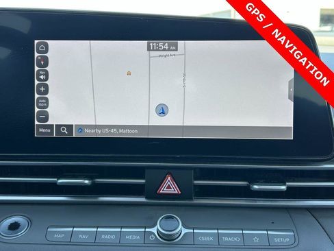 Used 2024 Hyundai Elantra SEL image 4