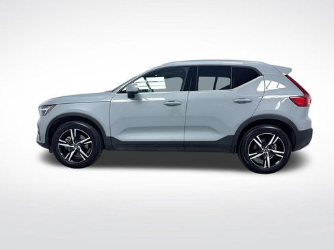 Used 2025 Volvo XC40 B5 Core AWD/4WD image 11