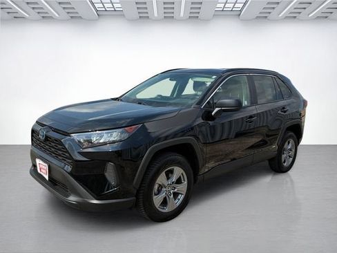Used 2022 Toyota RAV4 LE AWD/4WD image 8