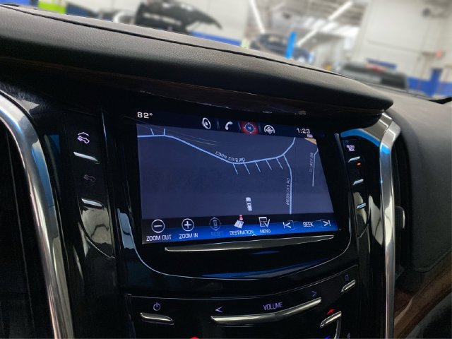 Used 2015 Cadillac Escalade Premium AWD/4WD image 31