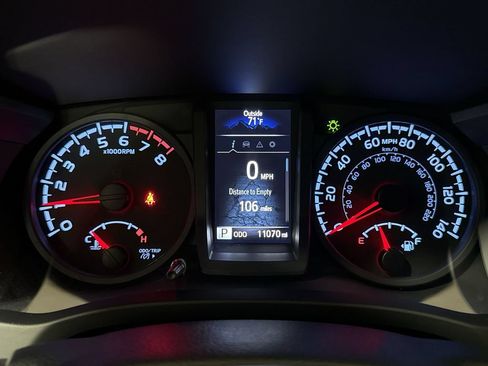 Used 2023 Toyota Tacoma SR AWD/4WD image 12