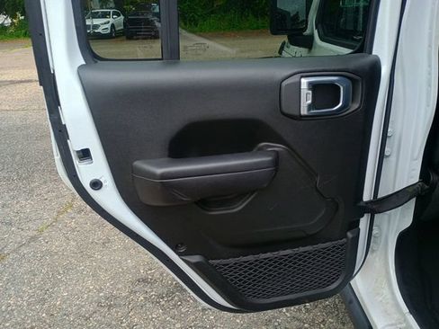 Used 2021 Jeep Wrangler Unlimited Sport AWD/4WD image 18