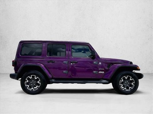 Used 2024 Jeep Wrangler Unlimited Sahara w/ Technology Group AWD/4WD image 5