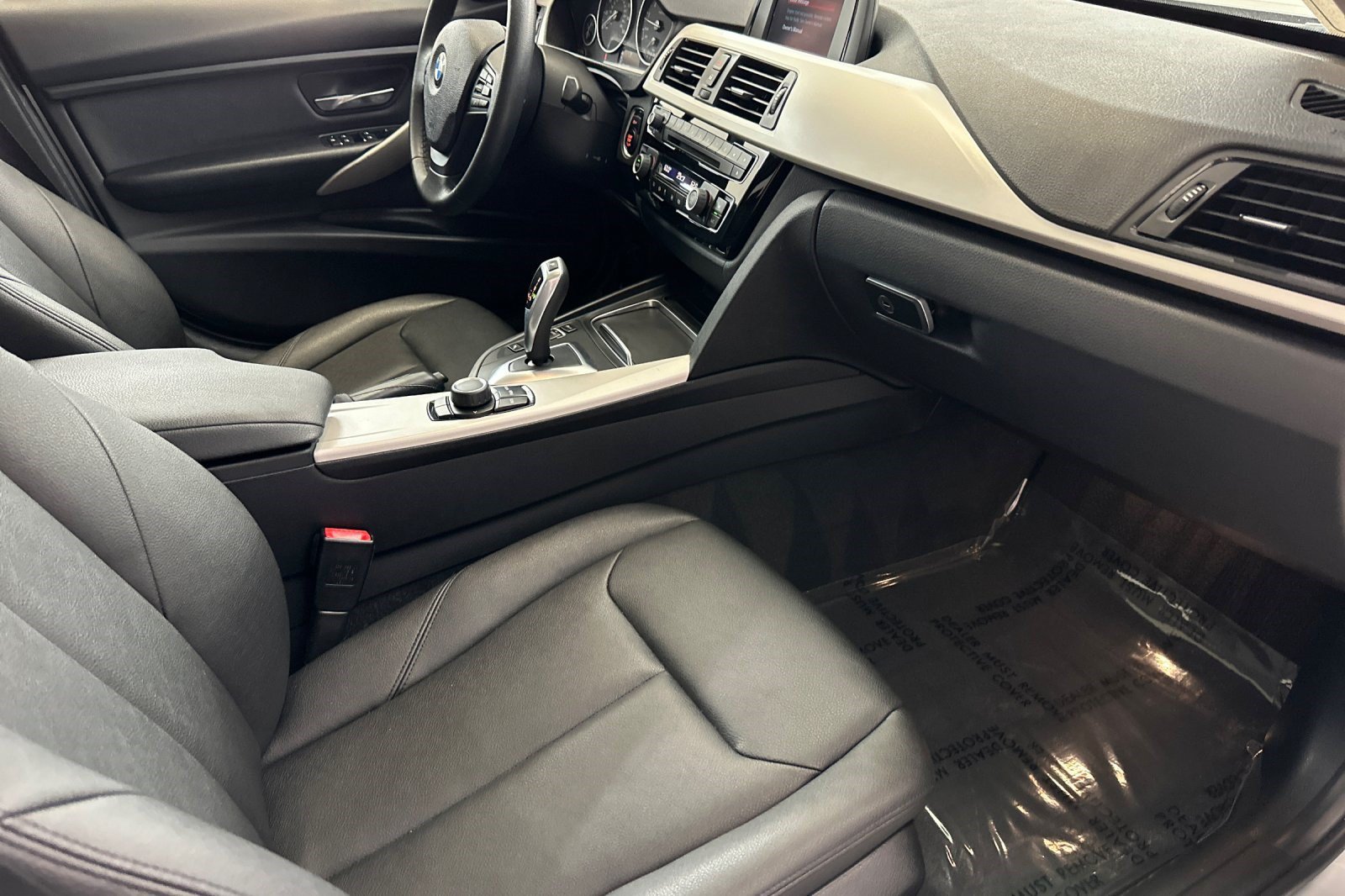 Used 2018 BMW 320i xDrive Sedan w/ Convenience Package AWD/4WD image 26