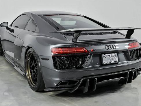 Used 2017 Audi R8 V10 plus image 10