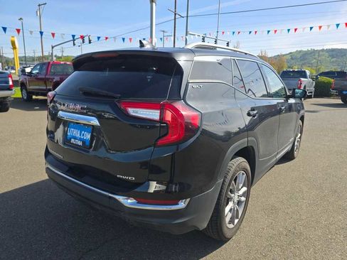 Used 2022 GMC Terrain SLT image 3