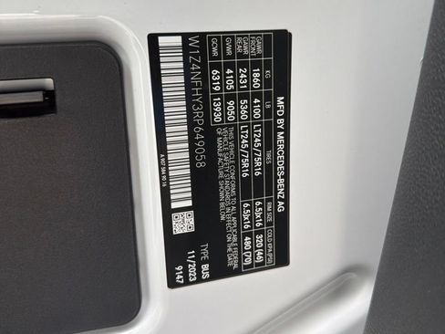 Used 2024 Mercedes-Benz Sprinter 2500 image 26