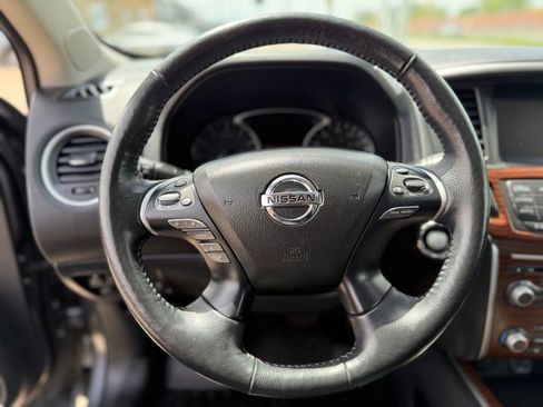 Used 2019 Nissan Pathfinder Platinum AWD/4WD image 30