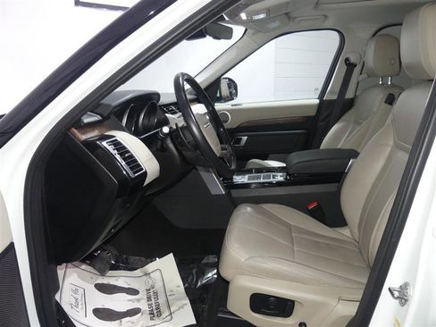 Used 2017 Land Rover Discovery HSE image 22