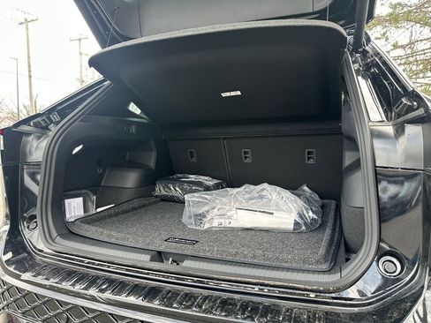 New 2026 Volkswagen Tiguan SEL R-Line AWD/4WD image 15