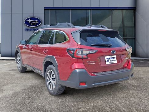Used 2024 Subaru Outback Premium AWD/4WD image 4