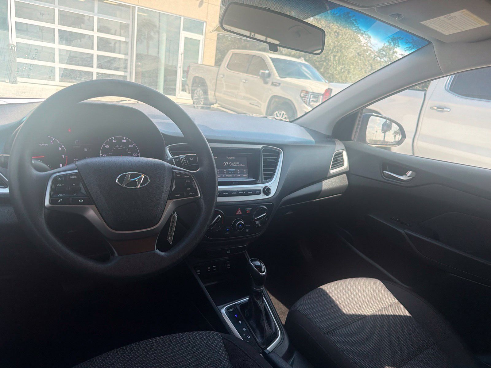 Used 2022 Hyundai Accent SE FWD image 11
