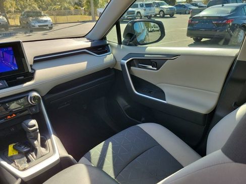 Used 2023 Toyota RAV4 XLE image 23