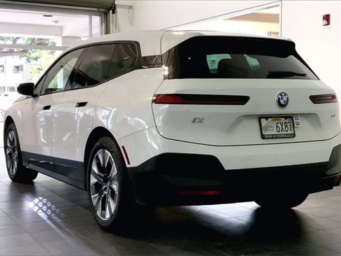 Used 2025 BMW iX xDrive50 image 5