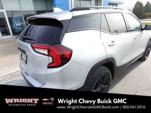 Used 2022 GMC Terrain AT4 image 3