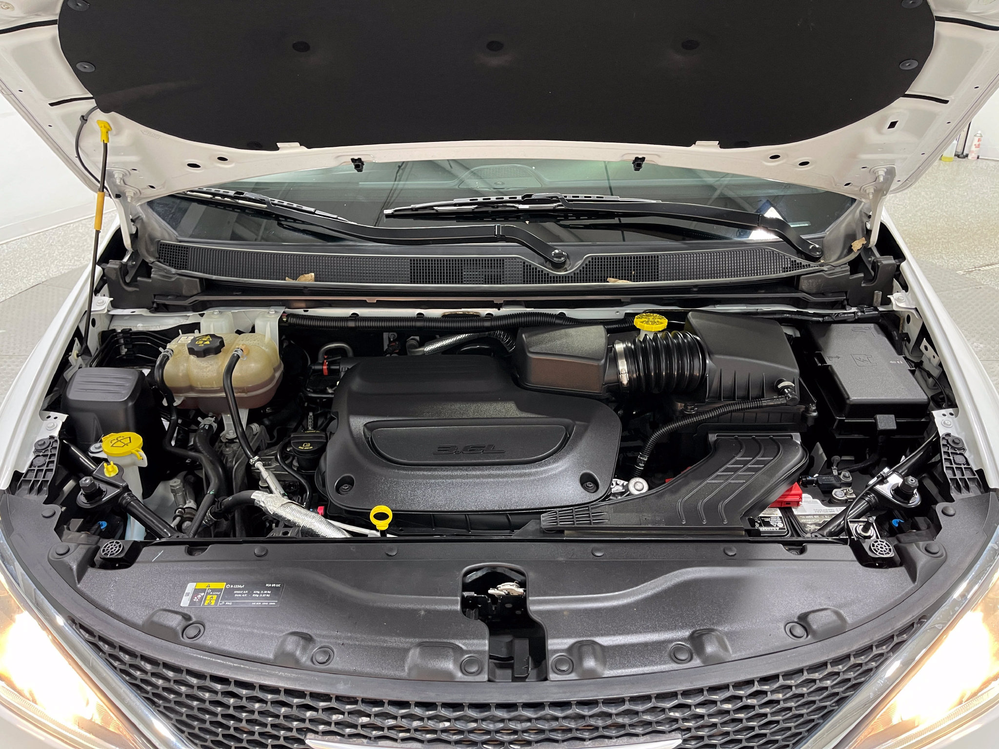 Used 2019 Chrysler Pacifica Touring-L FWD image 25