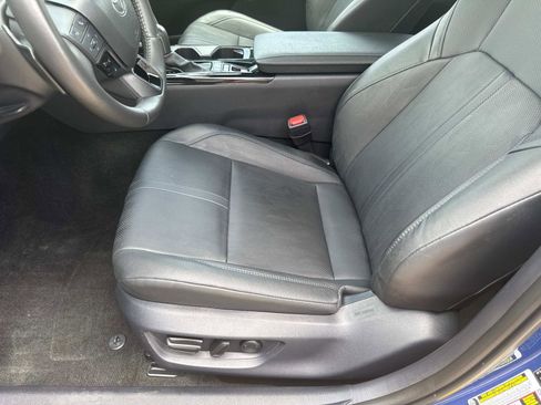 Used 2025 Toyota Camry XSE image 15