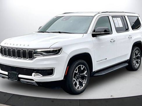 Certified 2024 Jeep Wagoneer Series III AWD/4WD image 4