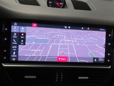 Used 2019 Porsche Cayenne image 35