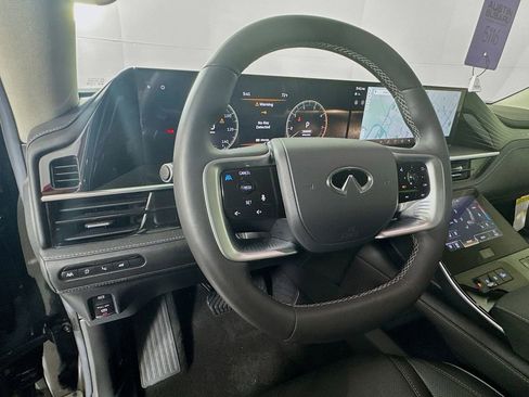 Used 2025 INFINITI QX80 Luxe image 11