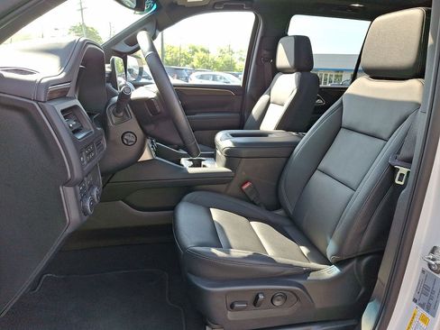 Certified 2023 Chevrolet Tahoe Z71 w/ Luxury Package AWD/4WD image 11