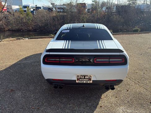 Used 2016 Dodge Challenger R/T Plus image 7