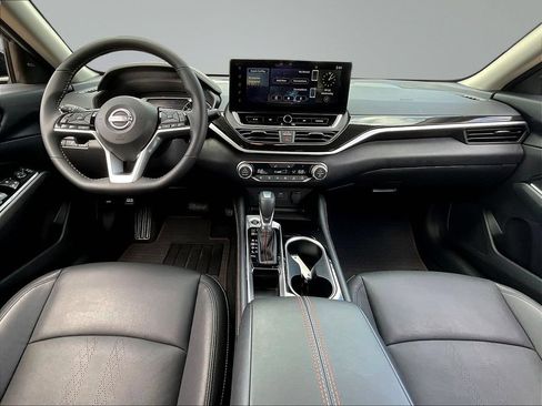 Used 2025 Nissan Altima 2.5 SR w/ SR Premium Package FWD image 9