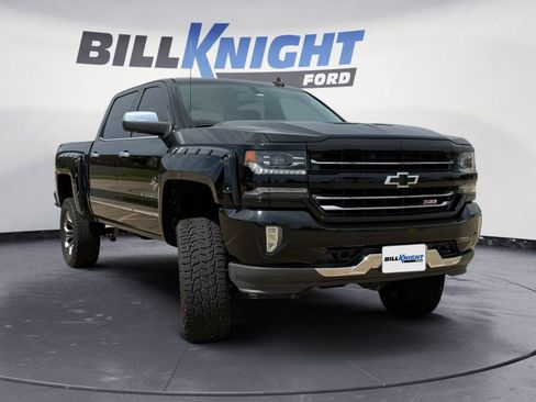 Used 2017 Chevrolet Silverado 1500 LTZ Z71 w/ LTZ Plus Package AWD/4WD image 7