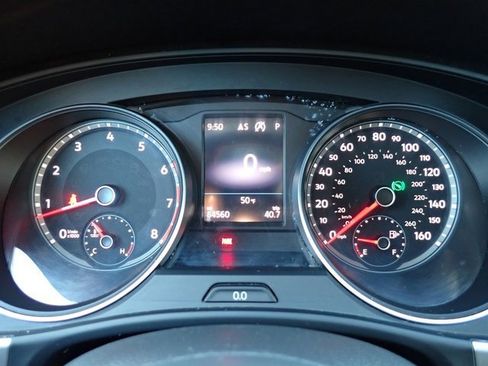 Used 2018 Volkswagen Atlas SE image 29