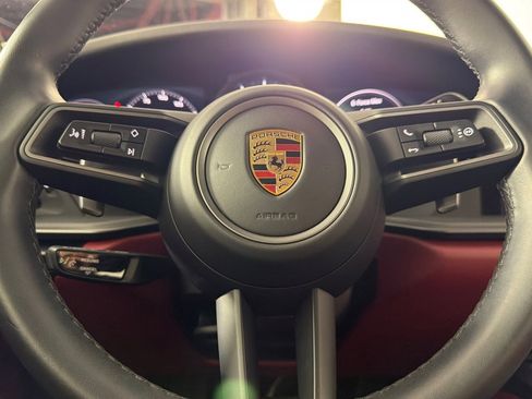 Used 2024 Porsche 911 Carrera w/ Premium Package image 21