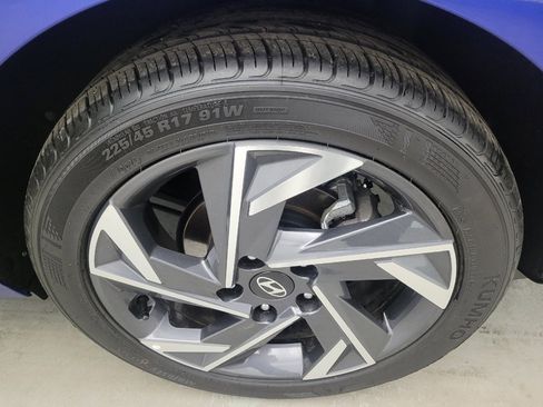 Used 2025 Hyundai Elantra Sport image 31