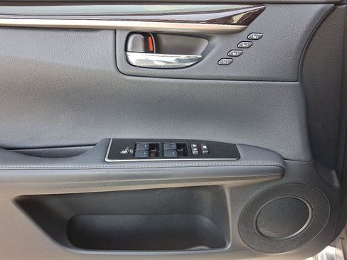 Used 2018 Lexus ES 300h image 12