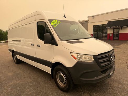 Used 2020 Mercedes-Benz Sprinter 2500 image 13