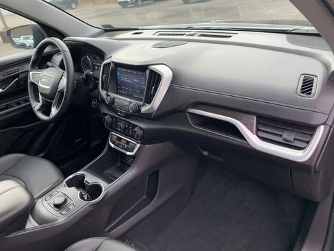 Used 2024 GMC Terrain SLT w/ Infotainment Package II image 21