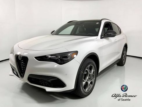 New 2026 Alfa Romeo Stelvio Sprint w/ Convenience Package AWD/4WD image 1