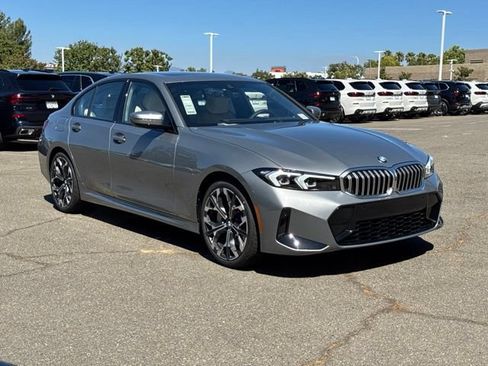 New 2026 BMW 330i Sedan w/ M Sport Package RWD image 6