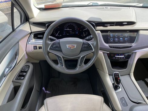 Used 2019 Cadillac XT5 Luxury FWD image 21