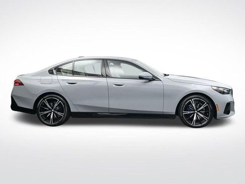 New 2026 BMW 530i xDrive w/ M Sport Package image 3