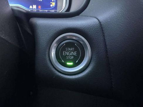 Used 2022 Chevrolet Suburban LT w/ Luxury Package image 20