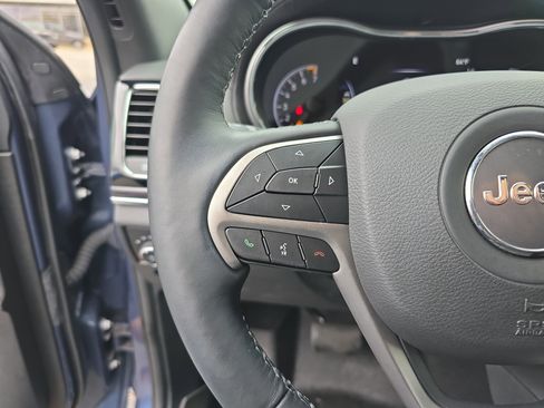 Used 2020 Jeep Grand Cherokee Overland image 35