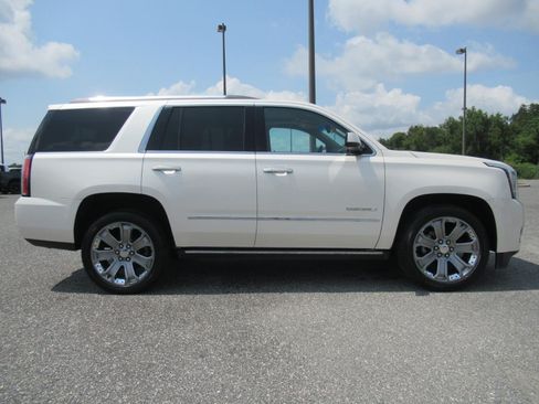 Used 2015 GMC Yukon Denali w/ Premium Package AWD/4WD image 2