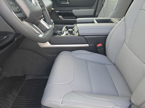 New 2026 Toyota Tundra Limited AWD/4WD image 9