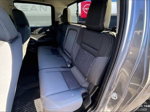 Used 2025 Nissan Frontier SV w/ SV Convenience Package image 20
