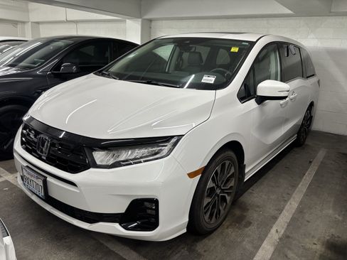 Certified 2026 Honda Odyssey Elite image 2