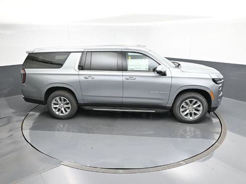New 2025 Chevrolet Suburban Premier image 22