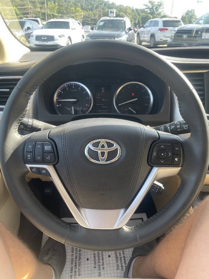 Used 2016 Toyota Highlander XLE AWD/4WD image 20