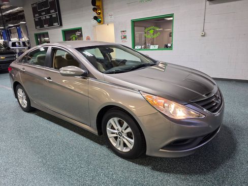Used 2014 Hyundai Sonata GLS w/ Popular Equipment Group 2 image 4