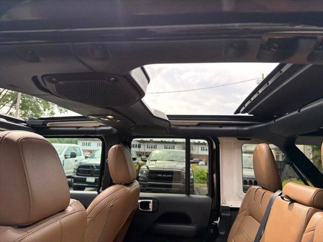 Certified 2023 Jeep Wrangler Unlimited Sahara w/ Cold Weather Group AWD/4WD image 35