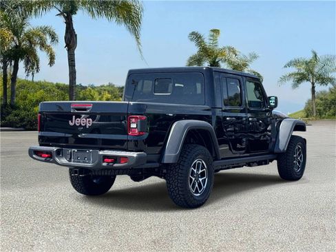 New 2026 Jeep Gladiator Rubicon w/ Steel Power Dome Hood Package AWD/4WD image 4