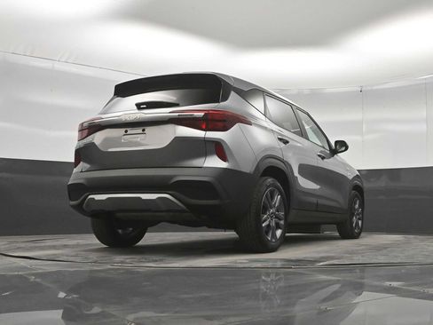 Used 2022 Kia Seltos LX AWD/4WD image 38